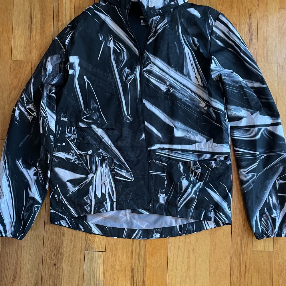 Nike SHIELD Jacket Medium Full-Zip Running Black Mesh Panel Hide Away Hooded